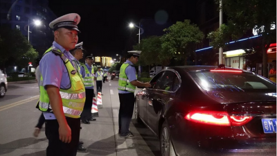 大埔交警开展酒驾专项整治行动 一夜查处交通违法27起