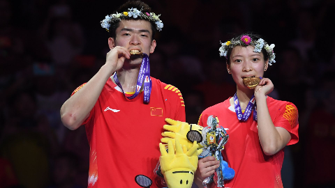 羽毛球世锦赛：郑思维/黄雅琼夺得混双冠军