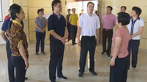陈伟明、刘彩波调研桂岭学校建设