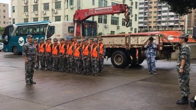 梅州军分区出动民兵轻舟分队，紧急驰援惠州受灾地区