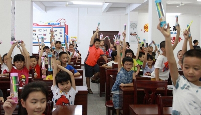 给自家志愿者点个赞！梅州日报志愿者服务队进社区推创文