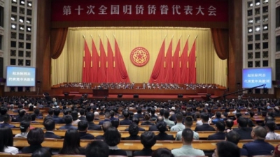 第十次全国归侨侨眷代表大会开幕，习近平等到会祝贺