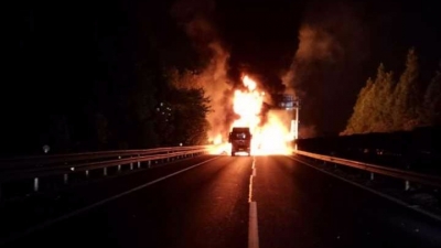 3车烧毁9人死亡！杭州发生一起严重交通事故 