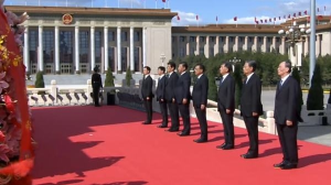 习近平出席烈士纪念日向人民英雄敬献花篮仪式
