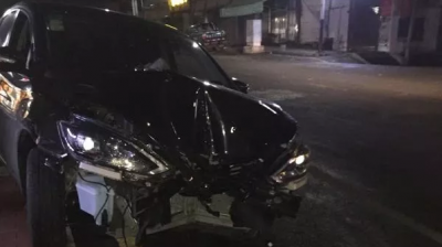 石墩飞出十几米！五华水寨大桥刚设障就被撞，车毁人跑了