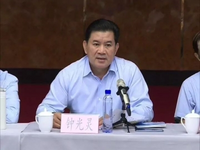 钟光灵：以文辅政 提高“三服务”质量和水平