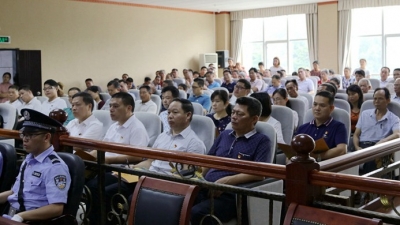 五华县普法办组织成员到法院举行庭审观摩活动