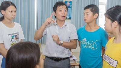 李俊庭：献身特殊教育事业20年  用耐心爱心“浇灌”学生  