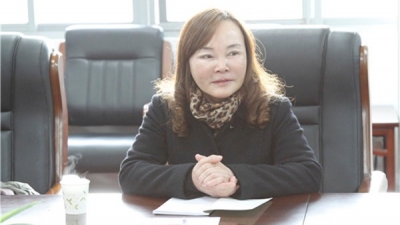 教育界女贪官过度整形 落马后"笑着"流下悔恨的泪水
