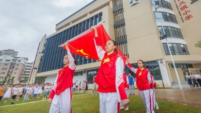 开学日开学典礼 张晨寄语学生：进取，不负韶光
