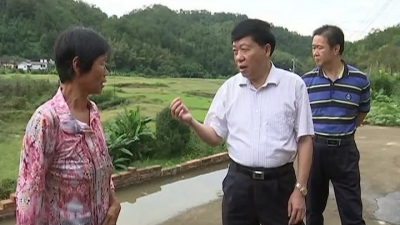 宋才华赶赴平远各镇督查台风“山竹”防御工作