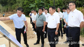 朱国城以普通党员身份参加所在党支部组织生活