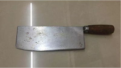 男子与前妻有情感纠葛，抄起肉刀怒砍“情敌”