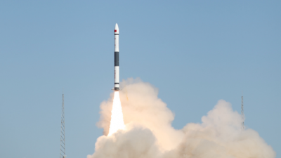 刚刚！我国成功发射微厘空间一号试验卫星