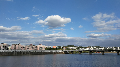 市、区人大代表视察梅县区“河长制”工作