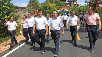 陈敏到梅县区调研基层党建和“中国农民丰收节”筹备工作