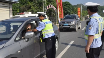 大埔交警开展“生命带”专项检查保障“双节”平安出行