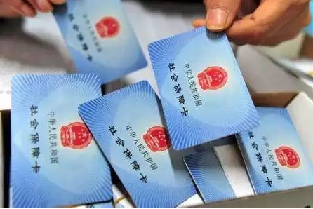 被拖欠工资怎么办？无单位人员如何买社保？看权威回答…
