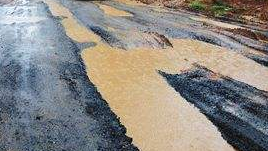 便道却很不方便！梅县区这条路，市民走得很糟心