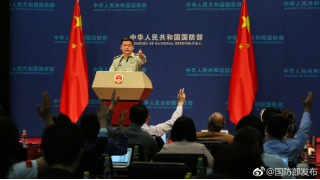 国防部：保留新疆和西藏军区文工团，不再保留军种文工团