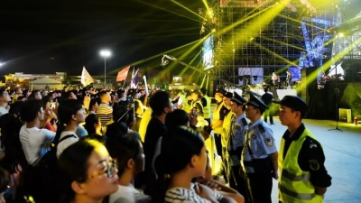 客家音乐节上有一群人不能嗨，他们是...别样风“警”线