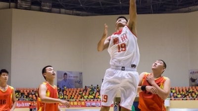 梅州市全民健身运动会男子篮球联赛开幕 16支队伍参加角逐