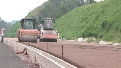 放假不放松！ 梅平高速平远段600多名工人节日忙建设
