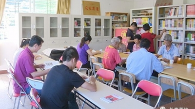 遍布蕉岭县乡村的农家书屋——节日村民“淘宝”好地方