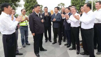 习近平在广东考察时强调：高举新时代改革开放旗帜，把改革开放不断推向深入