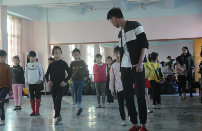 特别关注｜戏曲进校园“圈粉”学生