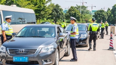 国庆假期梅州高速车流量逾274万辆次 道路交通事故同比降40.31%