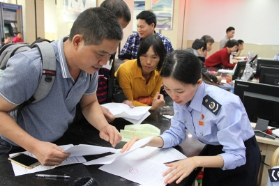 应对缴费高峰 为了让群众少跑腿！五华税务局这样做...