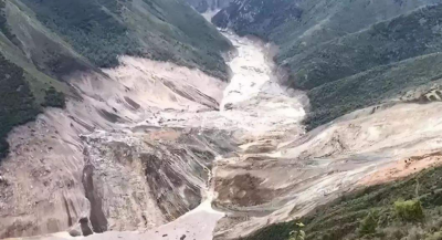 金沙江堰塞湖过流洪峰进入丽江 近千名群众紧急转移