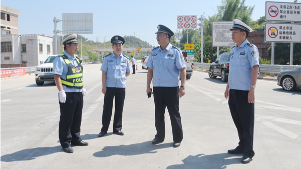 赖勤深入一线检查道路交通安全和国庆安保工作