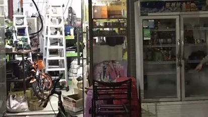 这是有多渴？梅城男子凌晨偷饮料，再下手时当场被抓