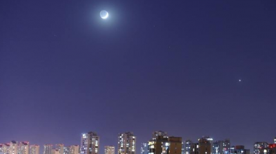 看“娥眉新月”依偎“巨人行星”  12日天宇上演“星月童话”