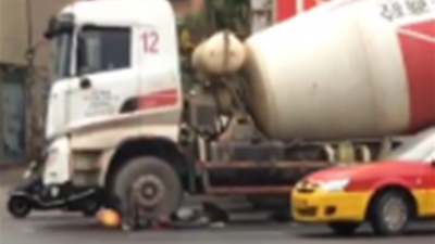 自行车与搅拌车碰撞！今早梅城月梅路发生事故致一人死亡