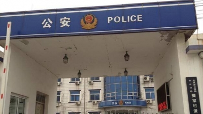 “派出所副所长抓老师”，症结在于对手中权力没有敬畏！