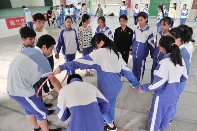 理论+实战！梅江区城北中学开展学生素质拓展，开启德育教育新方式