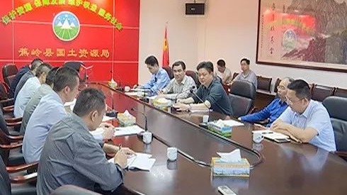 陈伟明：坚决打赢扫黑除恶专项斗争 营造安全稳定公平正义社会环境