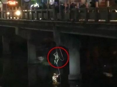 啥事想不开啊！今晨丰顺一男子跳河