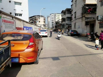 曝光！梅城赤岌二路车辆乱停放现象严重