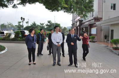 市民政局局长罗颖安一行到梅江区调研殡葬管理工作