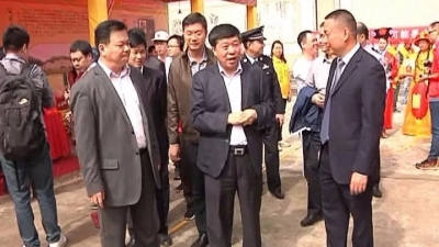 平远举办酒香节优质特色农产品展览会 宋才华到场参观