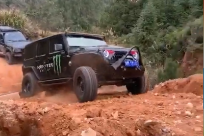 V视频丨铁马进山“开矿”！还好，虽然艰难地上来，但头发没乱