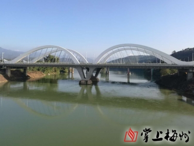 陈敏检查客都大桥建设情况：大桥通起来 工作干起来