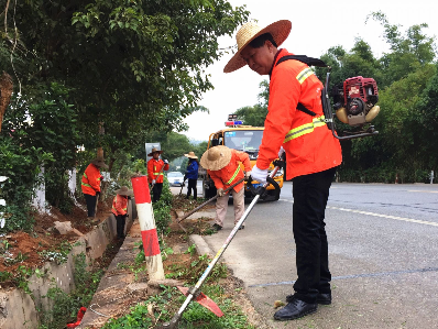 最美公路人丨刘振环:一双手、一支铁锹、一把锄头走上人生新舞台的“路二代”