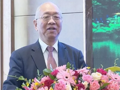 丘成桐接受家乡媒体采访：感叹家乡变化日新月异，期盼兼容并举振兴发展