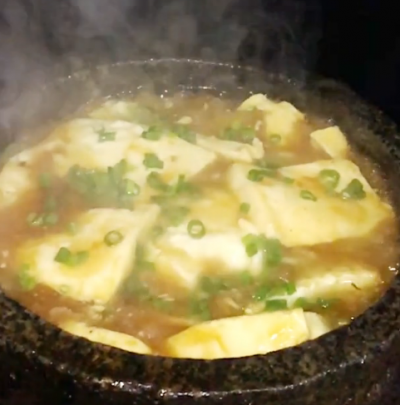 V视频丨天冷了，一锅热腾腾的石锅豆腐暖心又暖身