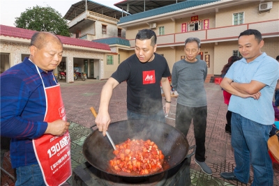 寻访民间客家菜名村丨梅县玉水村：小村聚“大厨”  “炒”出致富路